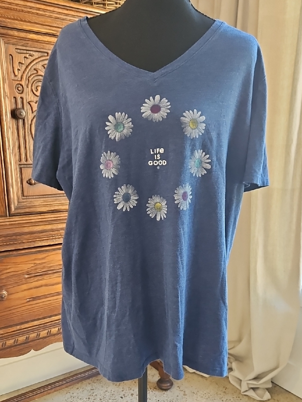 Life Is Good Navy Blue V-Neck Tee with Daisy Ring Small Paint Mark On Hem 2X